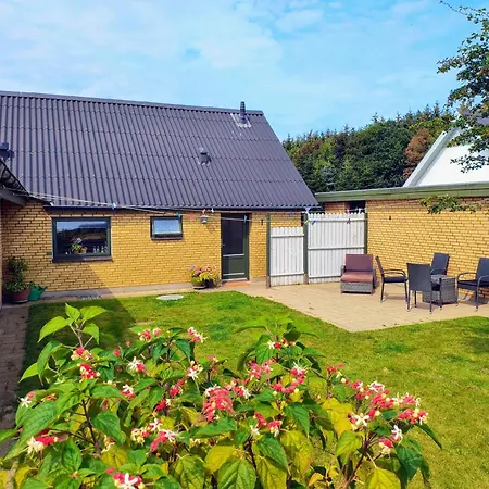 Villa 3 Bedrooms *